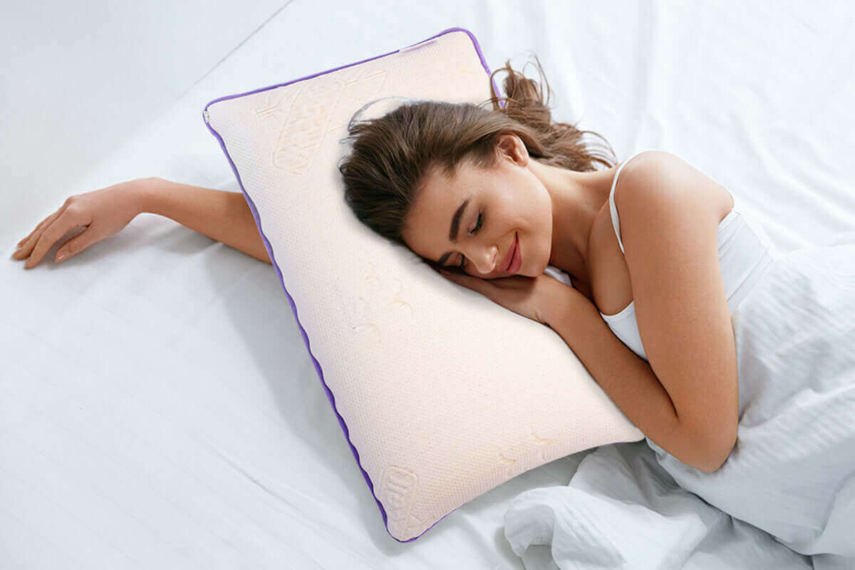 nackenkissen_inuse_web.jpg__PID:407cea33-ae8e-4b78-99ff-787d269ce14d